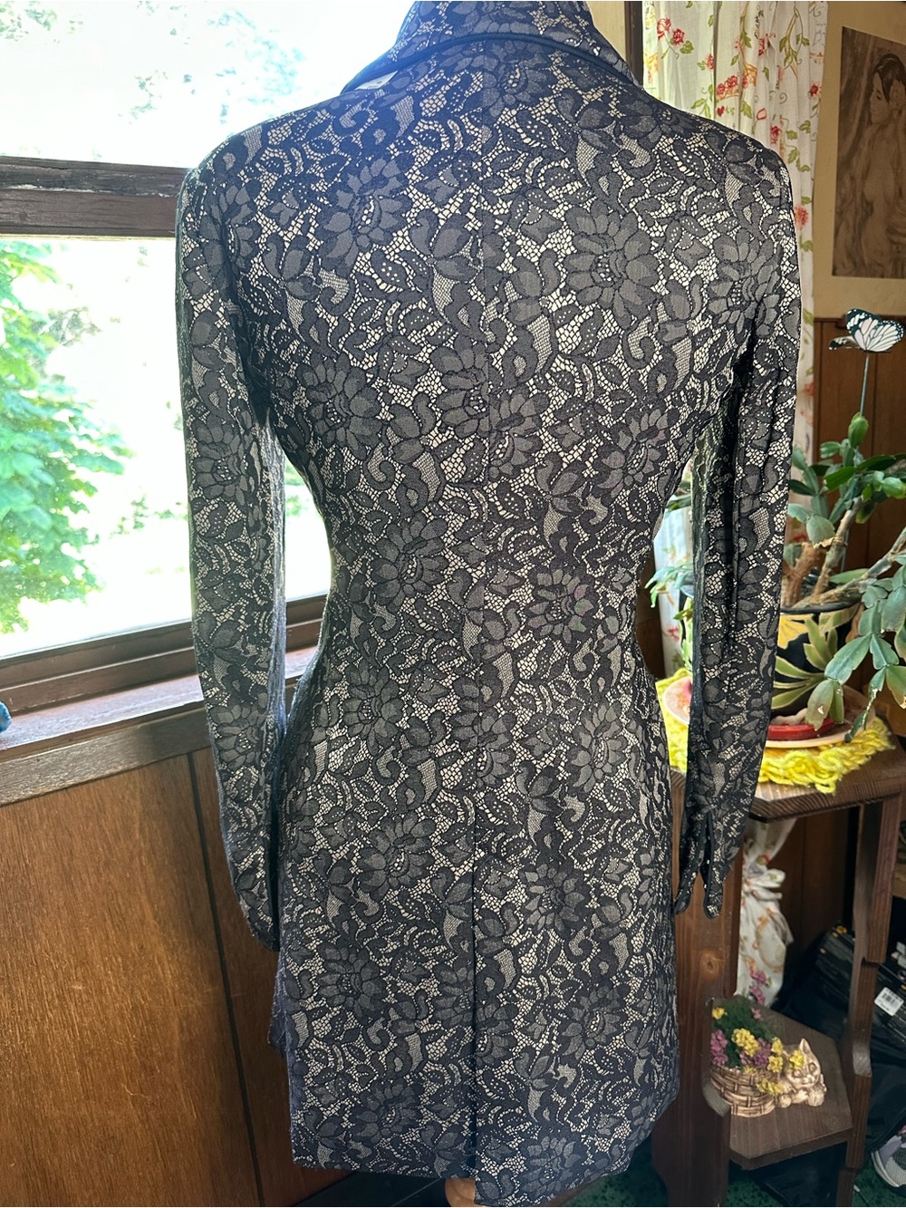 Bisou Bisou • Y2K Vintage Lace Long Line Tailored Jacket - Picture 6 of 16